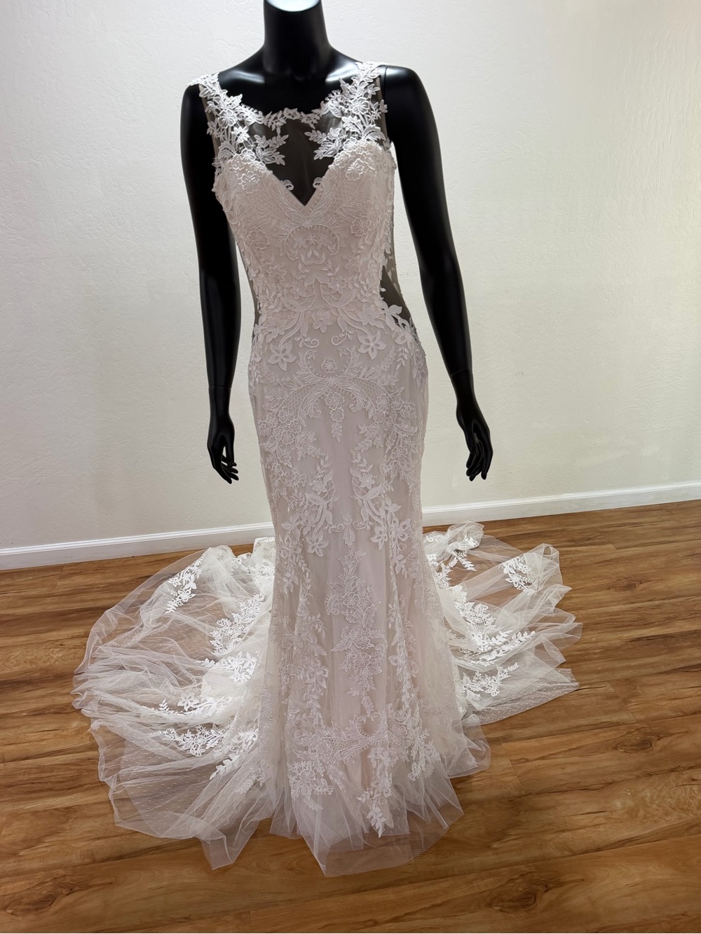 Lillian West 6485 Wedding Gown Size 12 NWT Lace Mermaid Bridal Dress